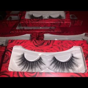 Lashes for 8$